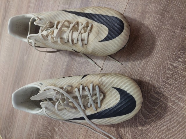 Nike kopački št  43