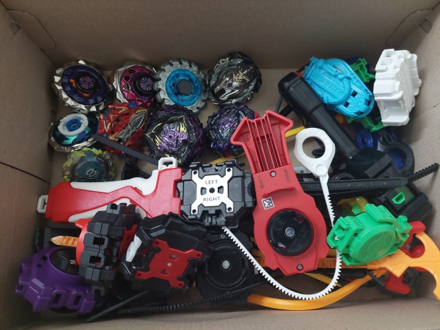 Beyblade komplet - foto