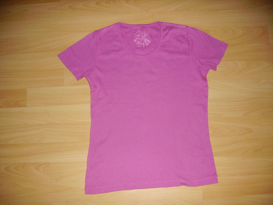 majica BIAGGINI v M cena 4 eur - oblečena 3-4 krat