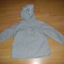 daljša jaknica - plašček raho podložena v 86 cena 7 eur  oblečena 1-2 krat