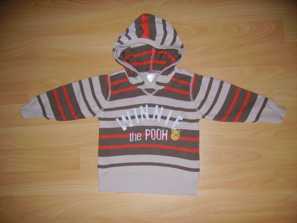 pulover DISNEY v 86 cena 3,50 eur oblečen 1-2 krat