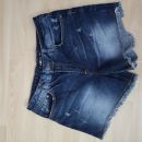 Jeans kratke FB SISTRS velikost L cena 4 eur