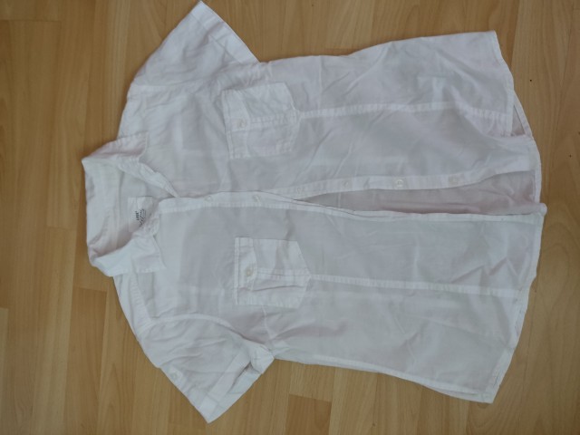 Srajčka H&M v 42 cena 4 eur bela