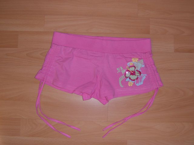 Kratke hlače g&c v s cena3 eur