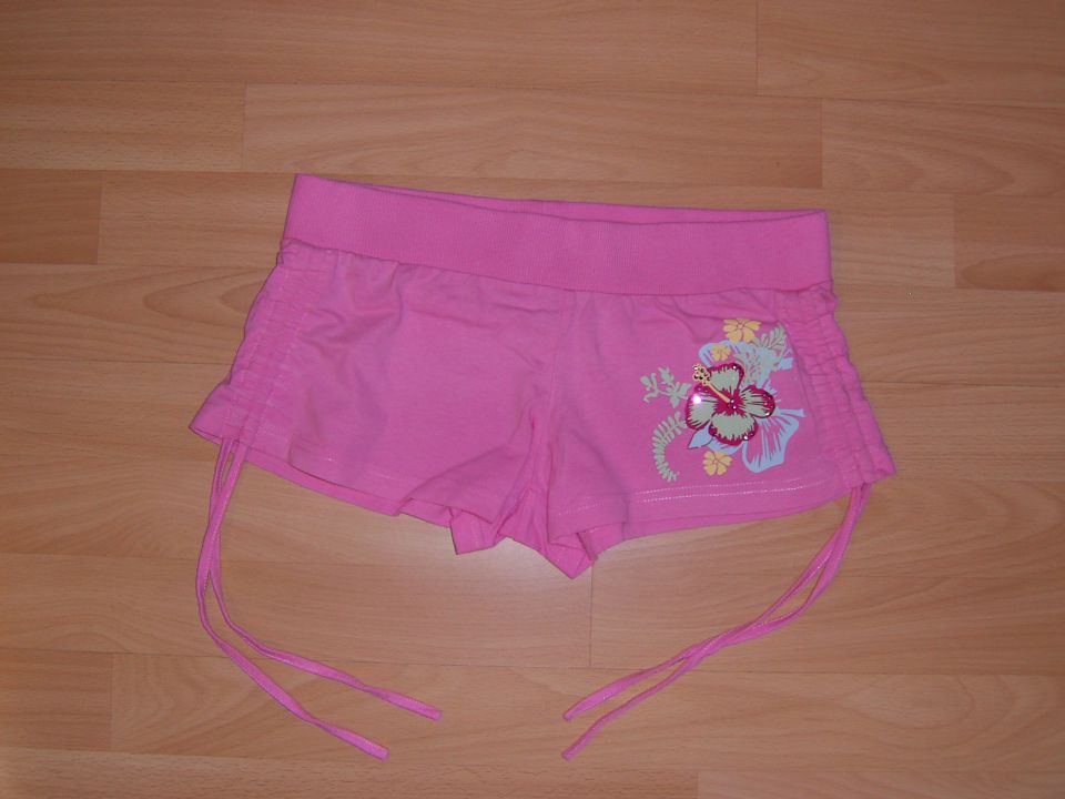 kratke hlače g&c v s cena3 eur