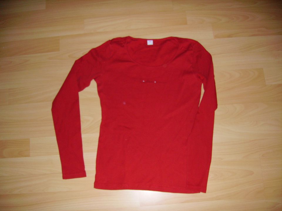 majčka s.Oliver v 34 cena 4 eur - malo nošena - na majčki ni madeža kot je videno