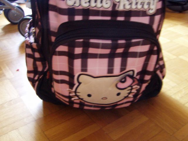 Dekliška šolska torba HELLO KITTY na kolesih - foto