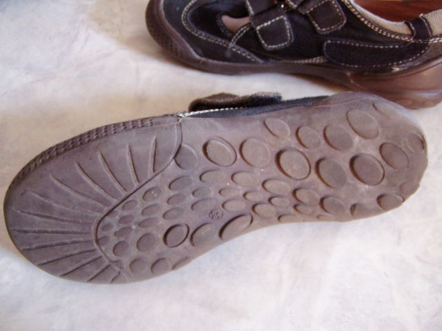  dekliški čevlji, sandali Pinochio št.33 - foto