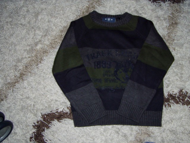 Fantovski puloverji 116,122,128  - foto