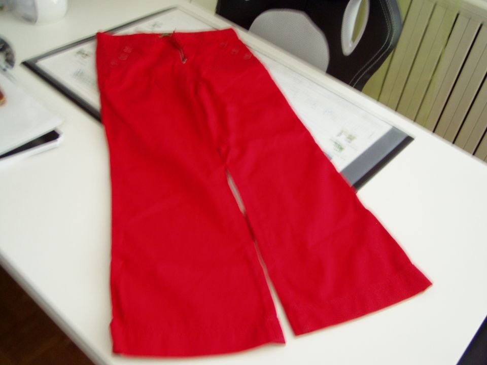 DEKLIŠKE BENETTON HLAČE 30 8 LET