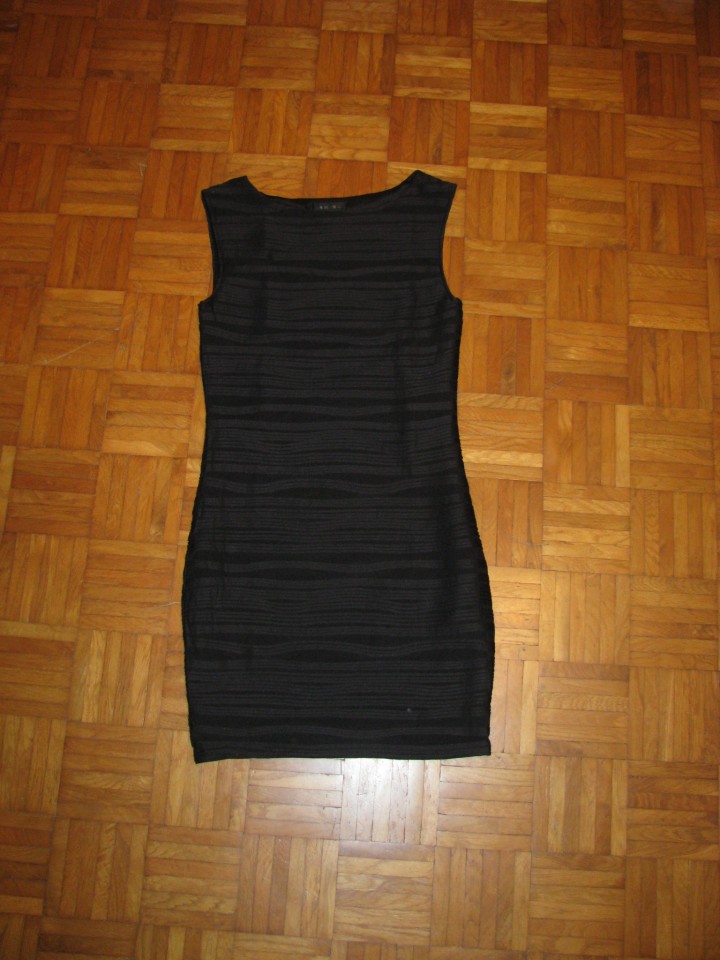 Črna obleka M - nerabljena! 5€ - foto povečava