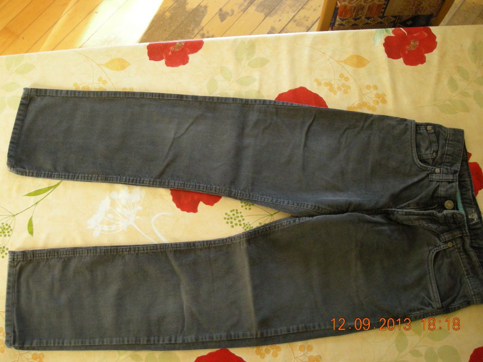 žametne hlače, h&m, 10/11 let,145cm,5€