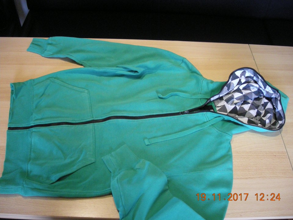 bombaž, 14 let in več, kapuca, 5 €