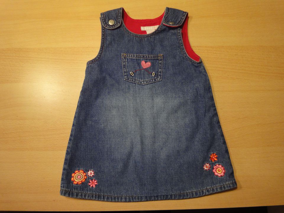 hm oblekica št. 80   3 €