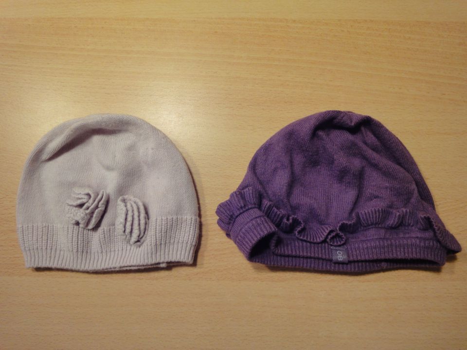 benetton in obaibi prehodni kapici   vsaka 1 €