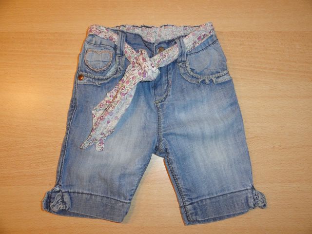 Zara kratke hlečke št. 82 (12-18m)   3 €