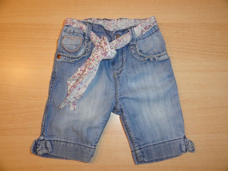 zara kratke hlečke št. 82 (12-18m)   3 €