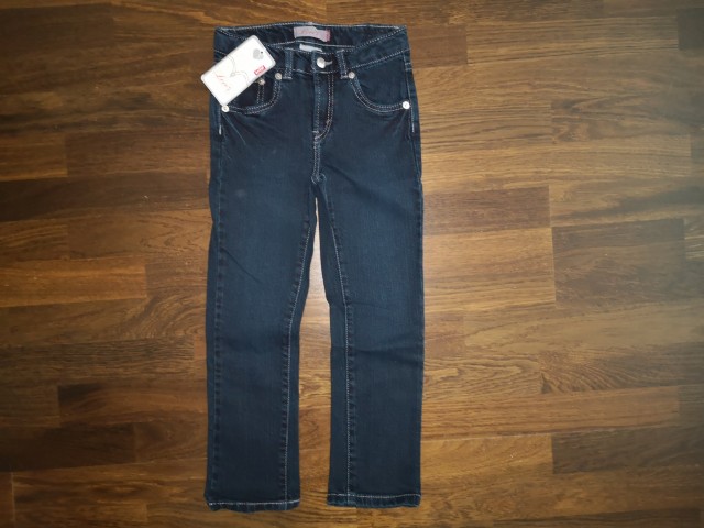 Levis slim jeans hlače 6-7 let 12 €