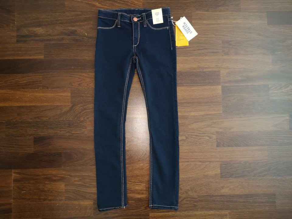 hm skinny fit št. 128 (daljše, za št. 134) 7 €