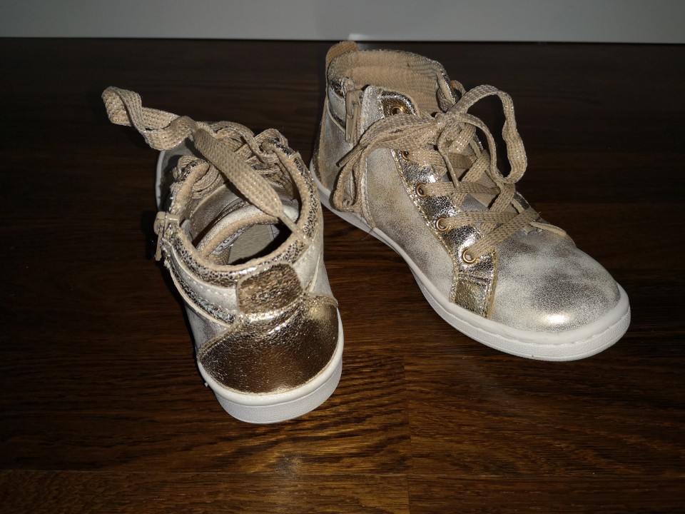 Prodano/podarjeno - foto povečava