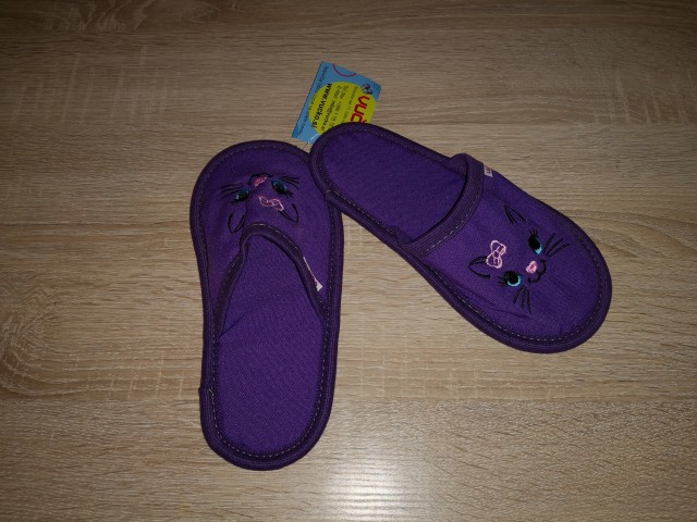 Vučko copatki št. 33-34 5 €