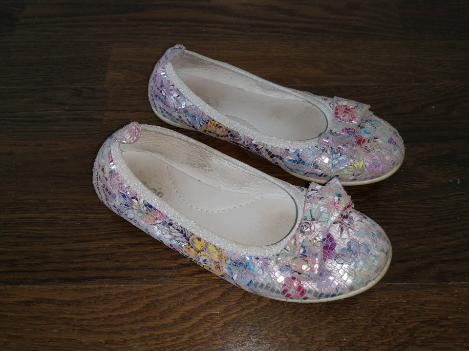 ciciban balerinke št. 31 podarim ob nakupu.