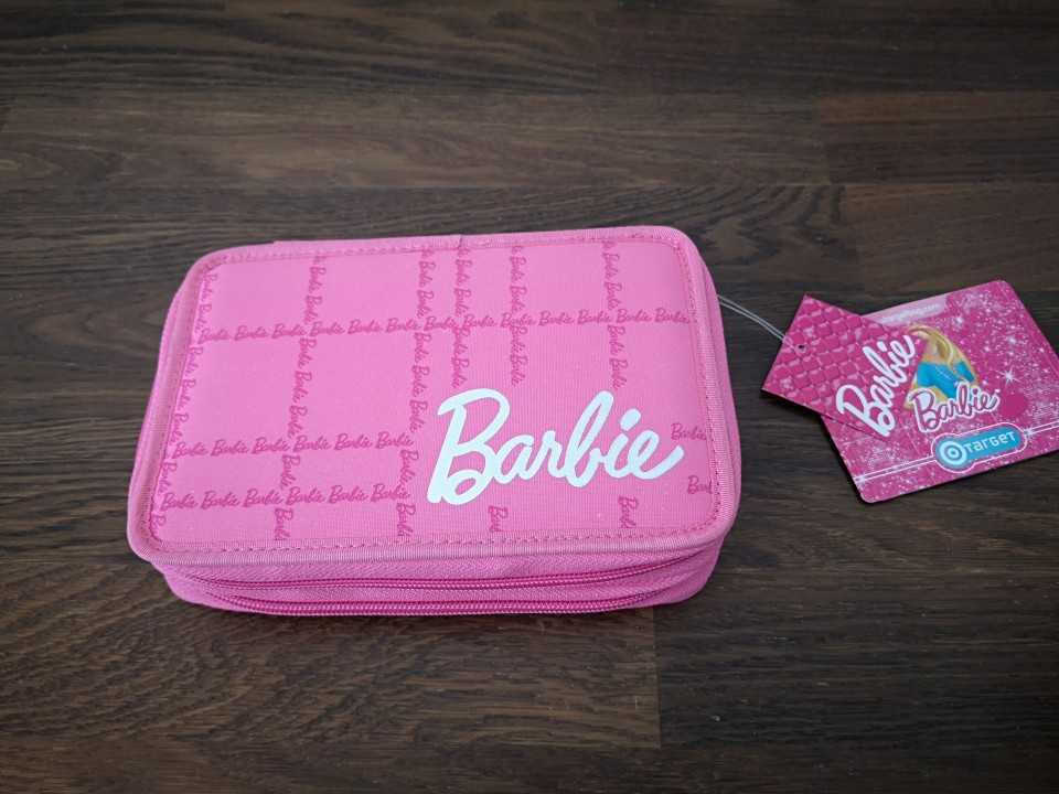 target barbie šolska peresnica 6 €