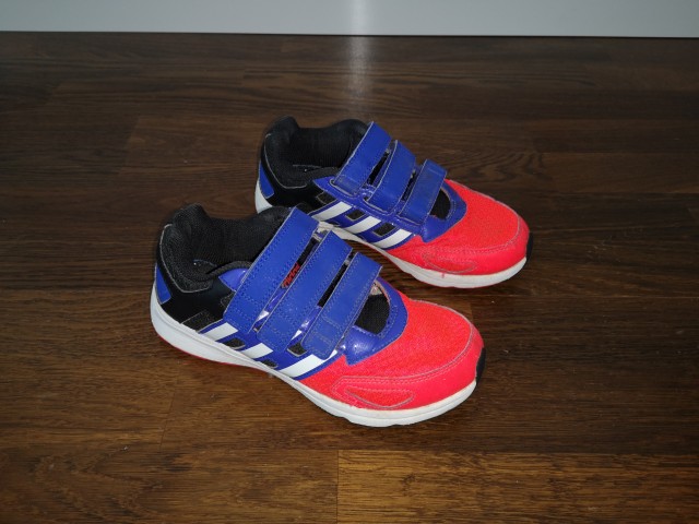 Adidas superge št. 33 (manjše) 7 €