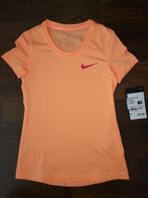 Nike dri fit dekliška športna majčka št. 122-128 (ustreza 128) 8 €