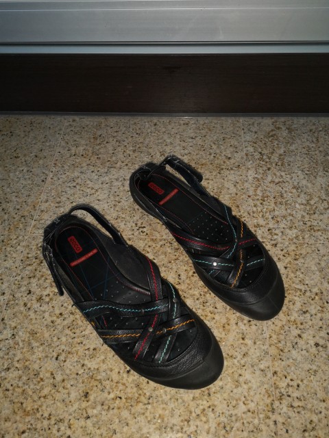 Ecco balerinke-sandali št. 38 10 €