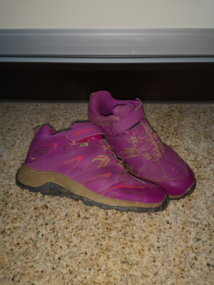 merrel pohodni gležnarji št. 35 6 €