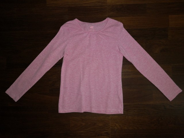 Hm majčka št. 122-128 2,50 €
