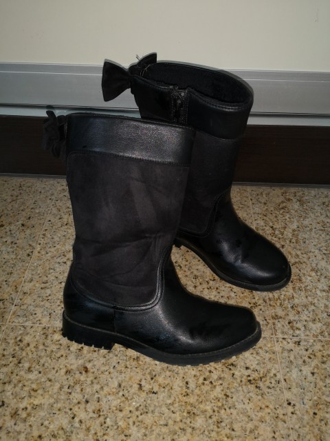 Hm škorenjčki št. 30 5 €