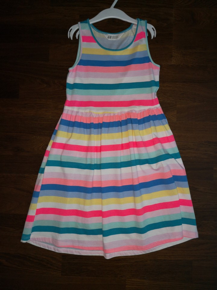 hm oblekica št. 134-140 3 €