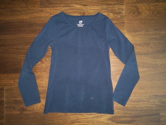 Hm basic majčka št. 122-128 3 €