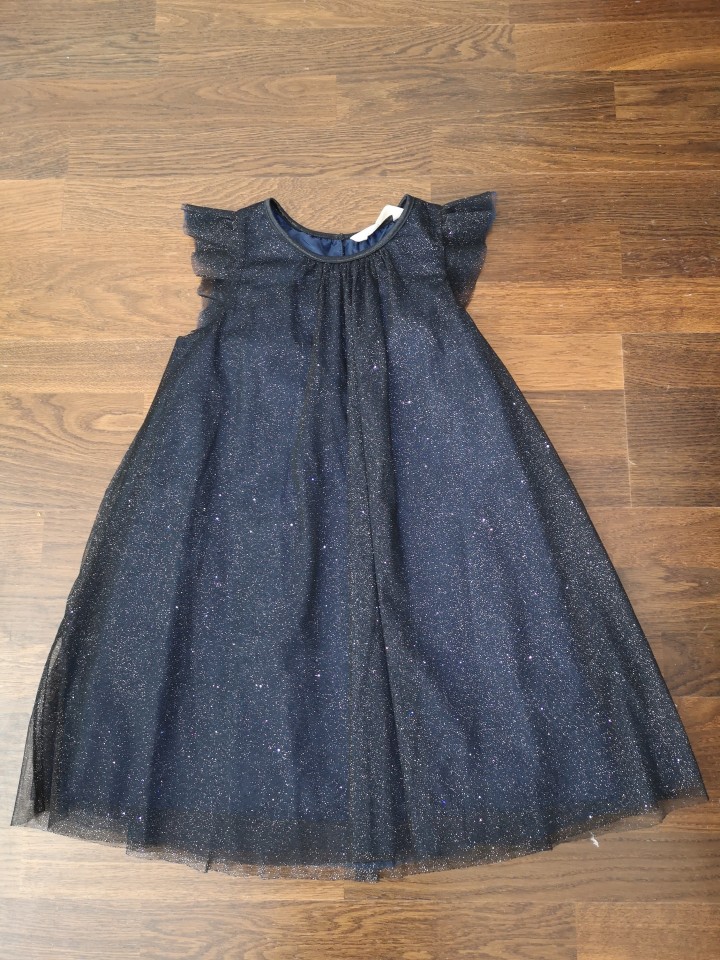 hm oblekica št. 128 6 €