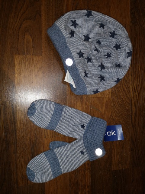 Okaidi kapica in rokavičke 6-9 let 10 € komplet