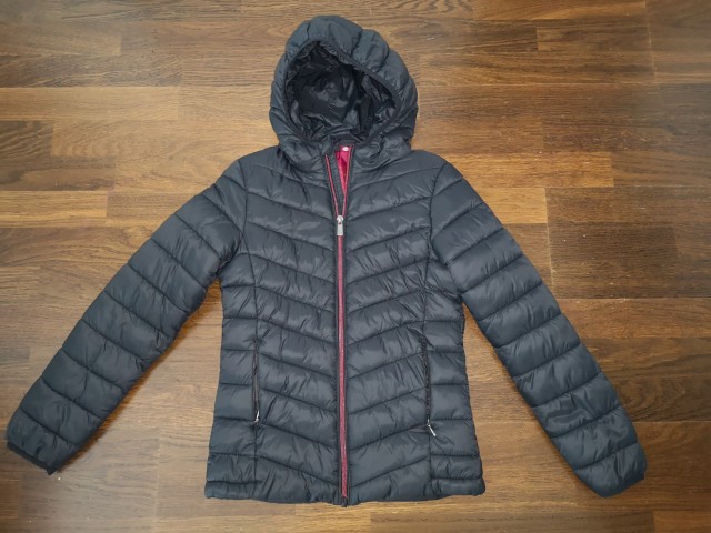 C&a prehodna bundica št. 140  10€