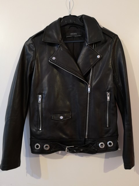 Zara jaknica št. xs  15 €