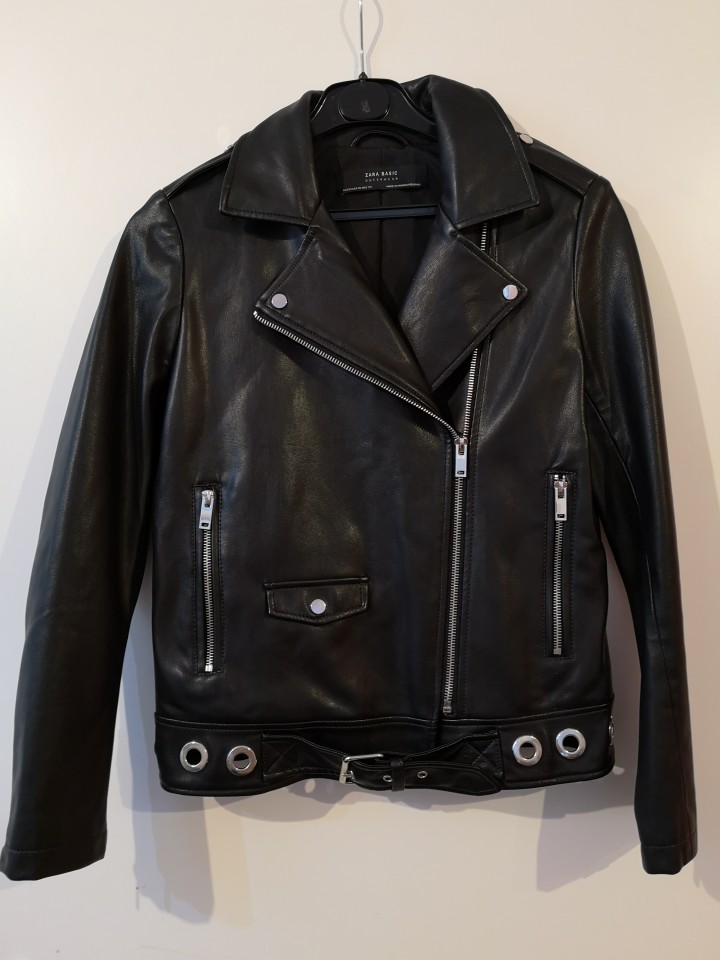 zara jaknica št. xs  15 €