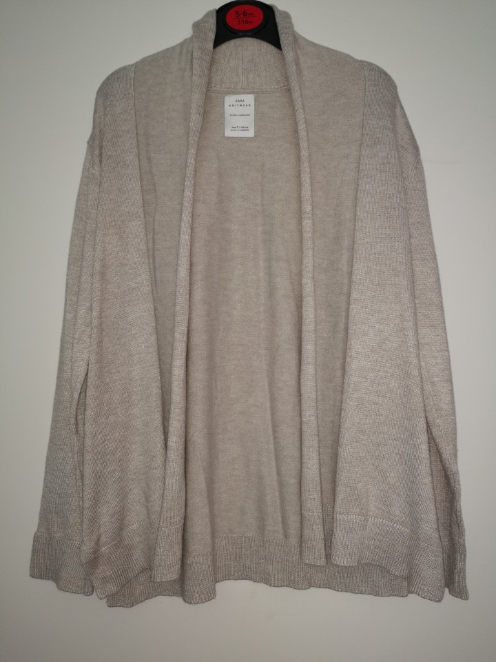 zara jopica št. 122 (lahko še 128)  4 €