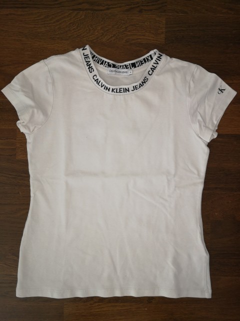 Calvin klein majčka št. 152   4 €