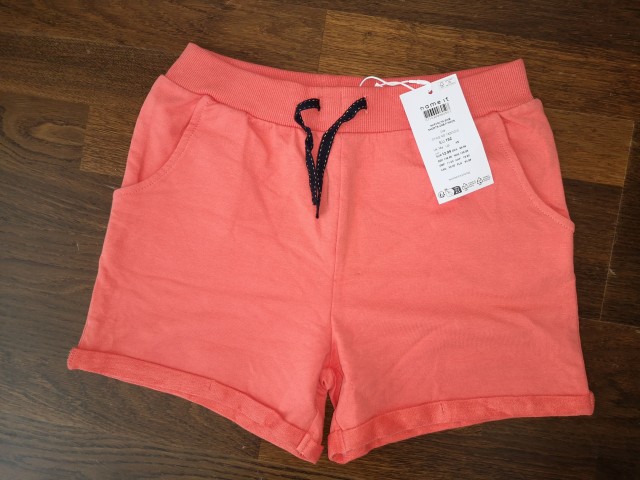 Name it kr. hlačke št. 152  5 €