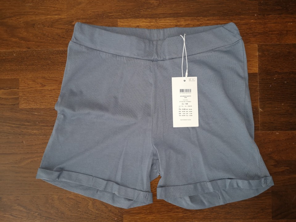 guppy kr. hlačke št. 146 (večje, tudi za 152-158)  4 €