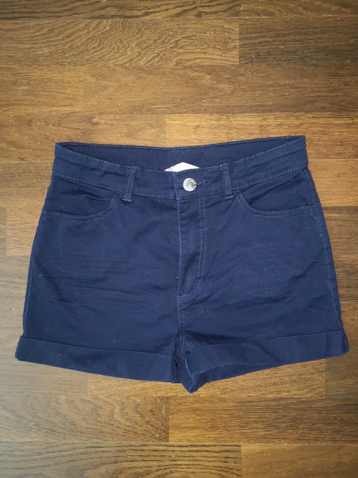 hm jeans kr. hlačke št. 152  4,50 €