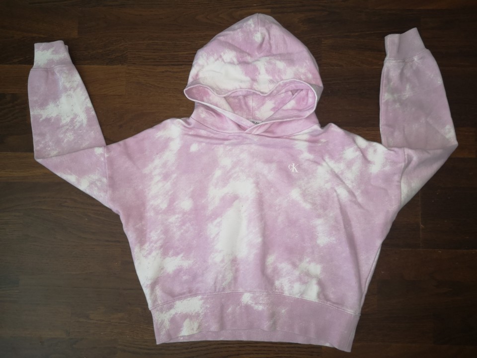 calvin klein kapucar št. 152  14 €