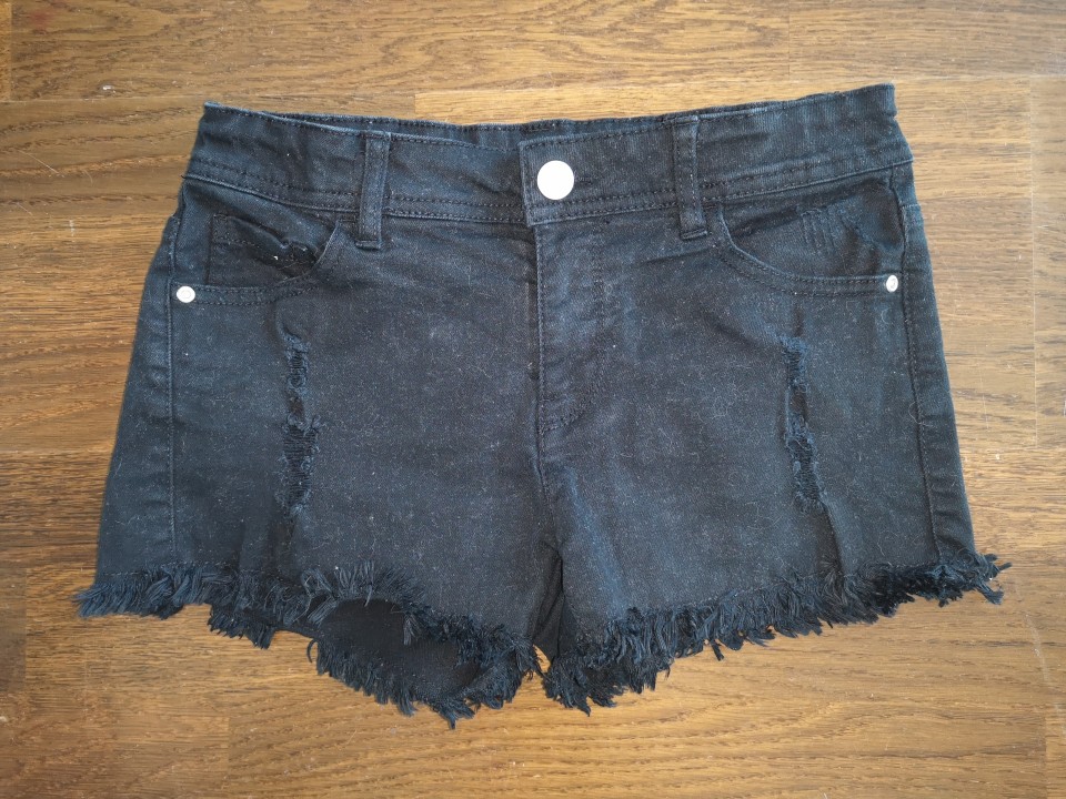 ovs jeans kr. hlačke št. 152  3 €