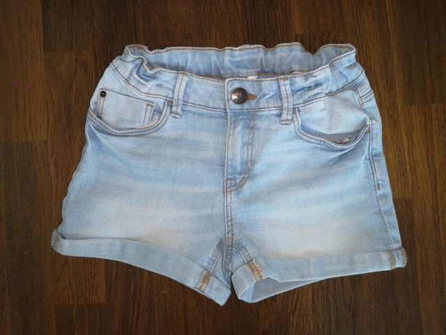 C&a jeans kr. hlačke št. 146  4 €