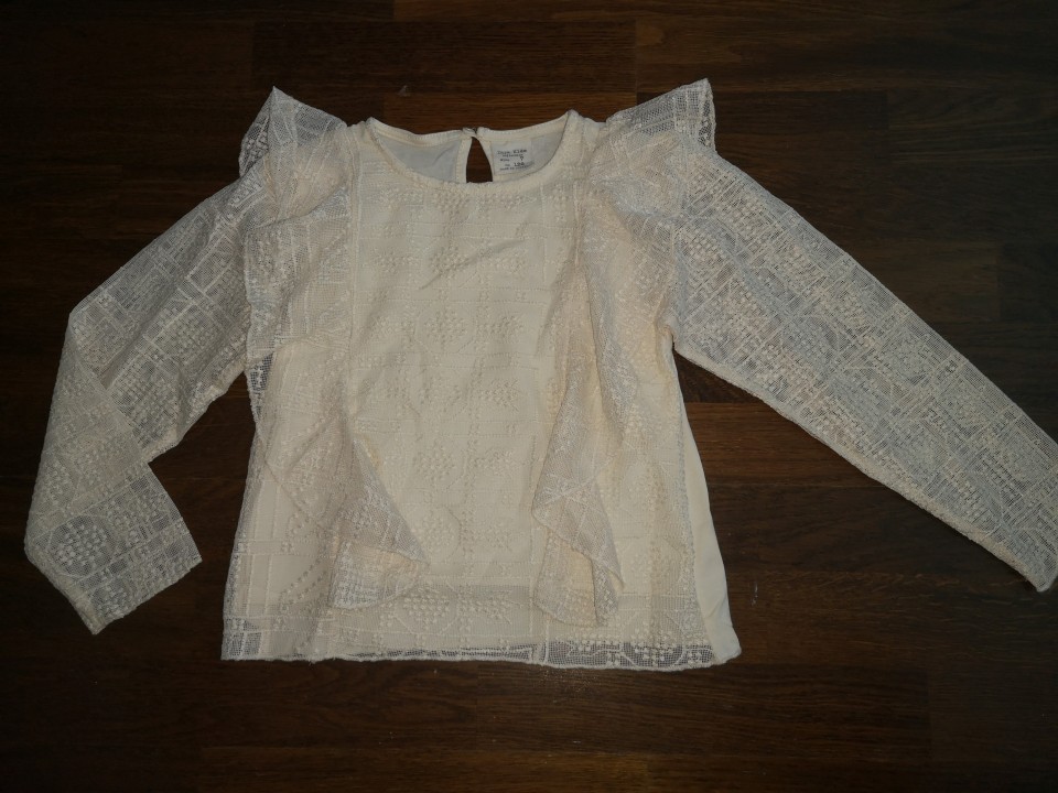 zara bluzica št. 122  5 €