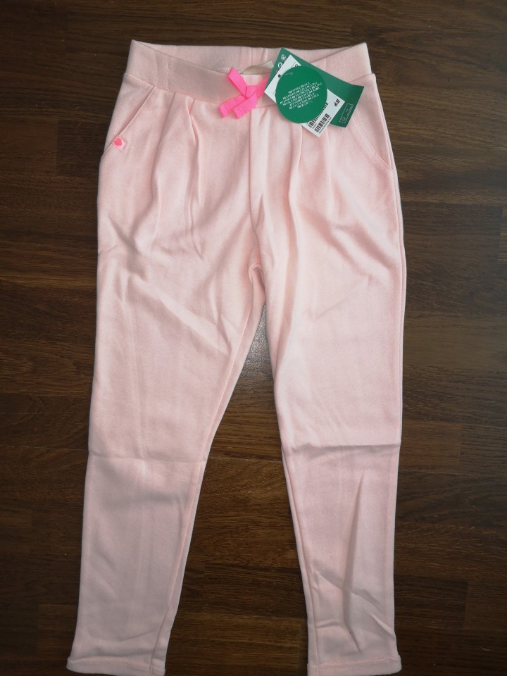 hm trenirka št. 122  6 €